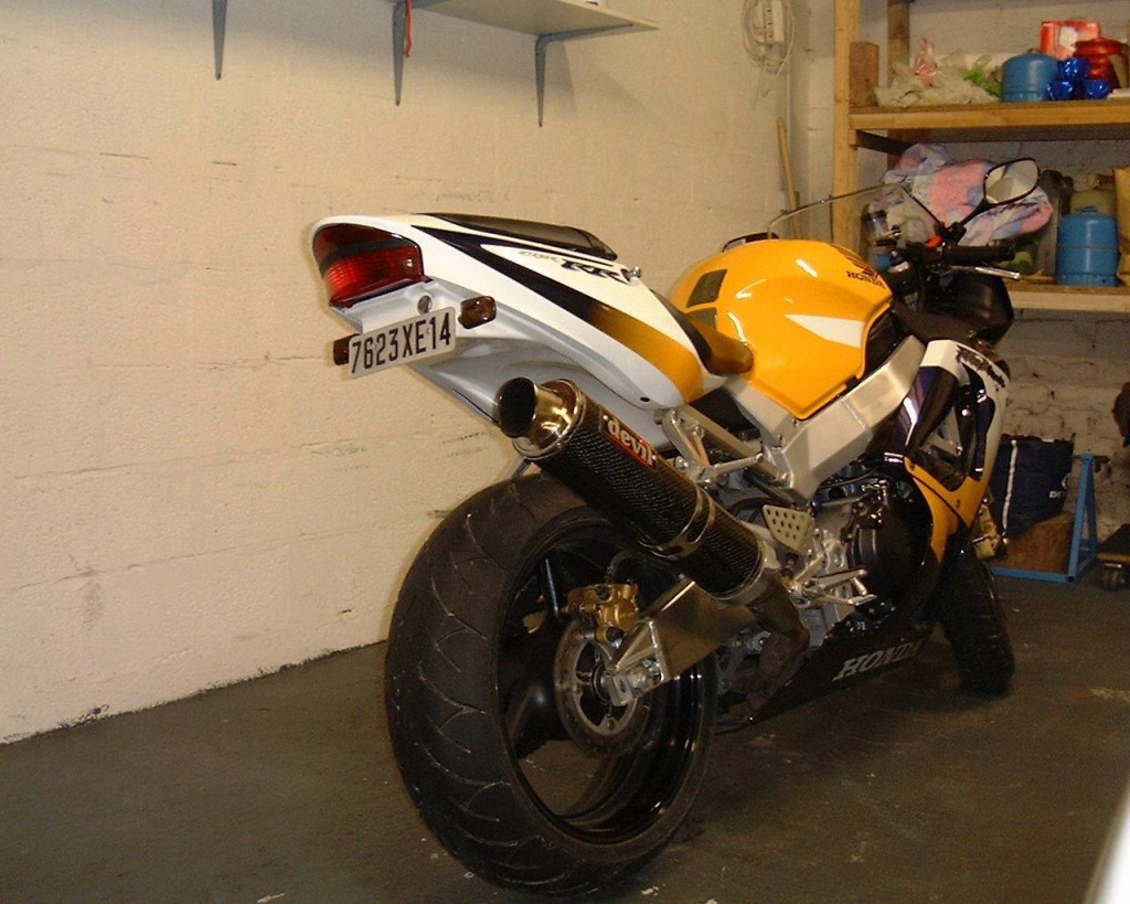 Passage de roue 900 CBR 2000/2001